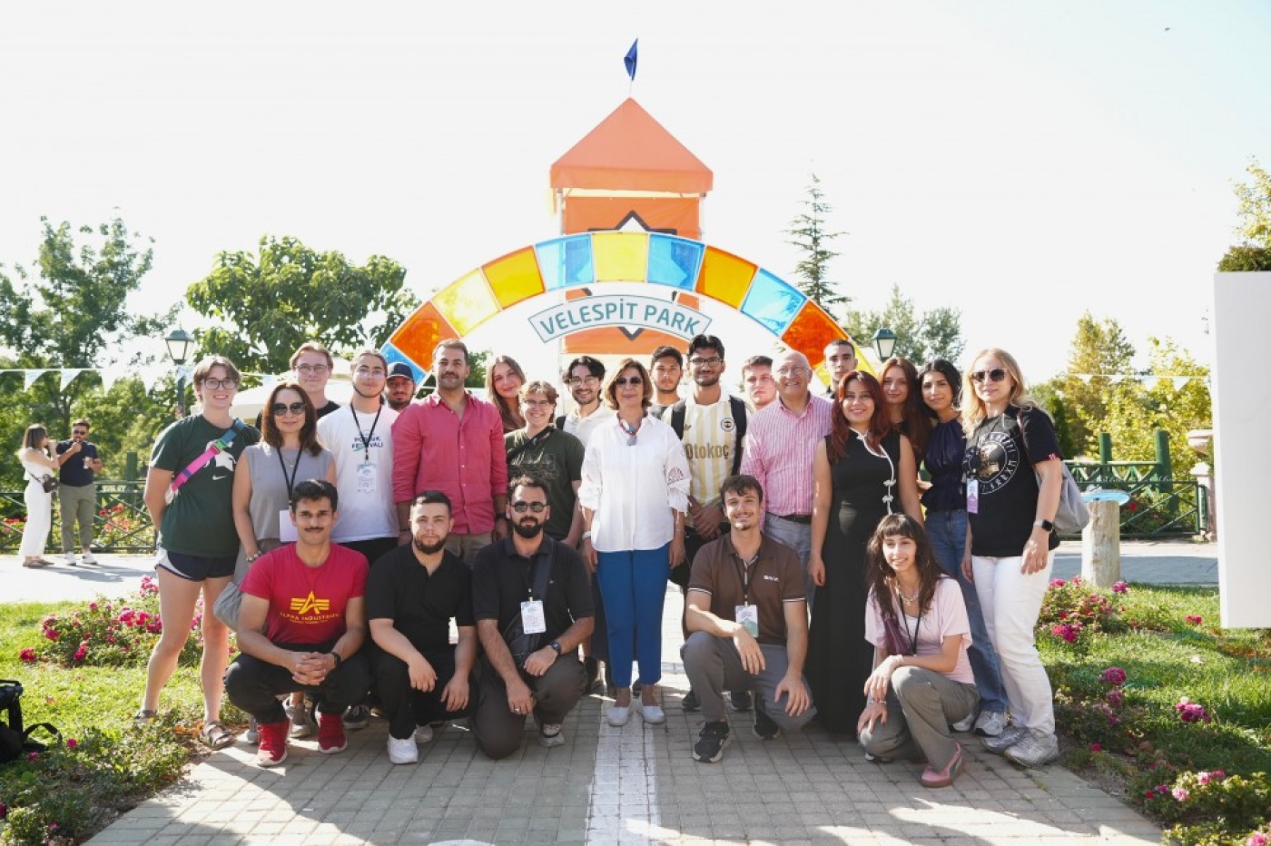 bb bh ayşe ünlüce-i6aa16b13e9fee.jpg